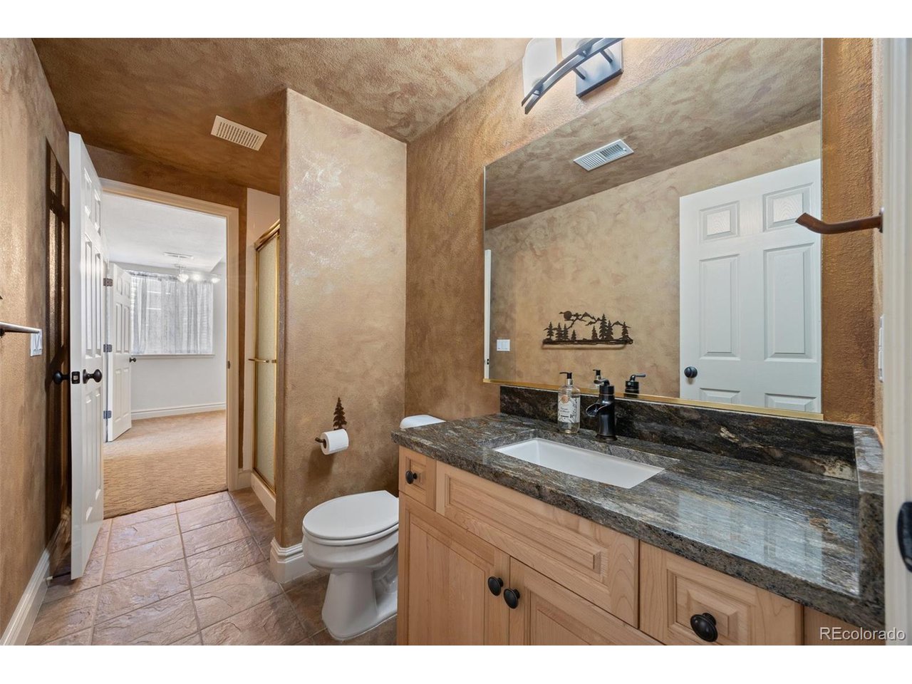 21231 E Saddle Rock Ln