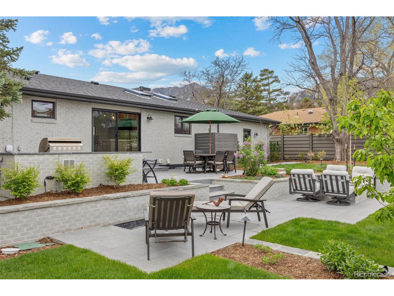2905 Regis Dr