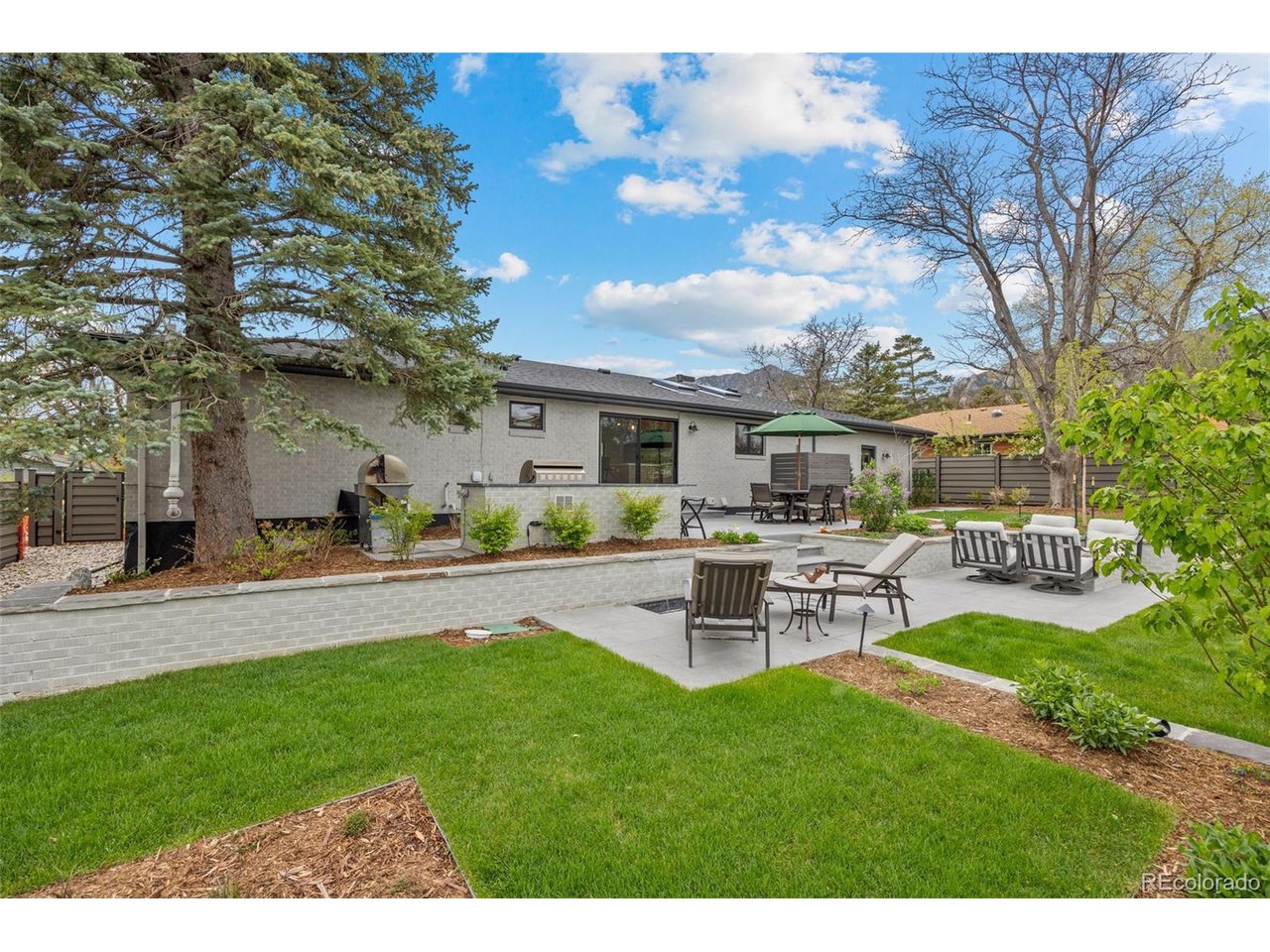 2905 Regis Dr