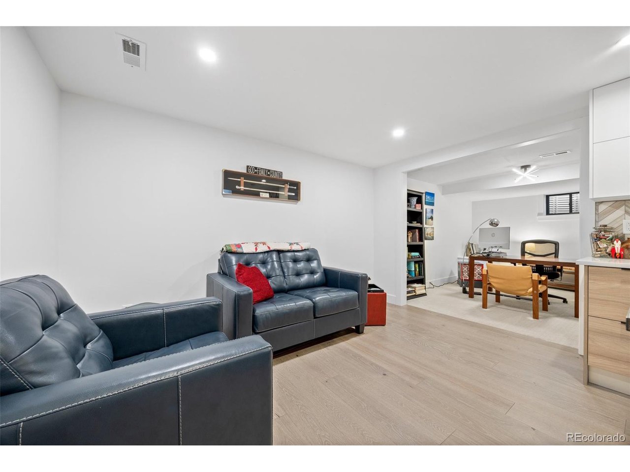 2905 Regis Dr