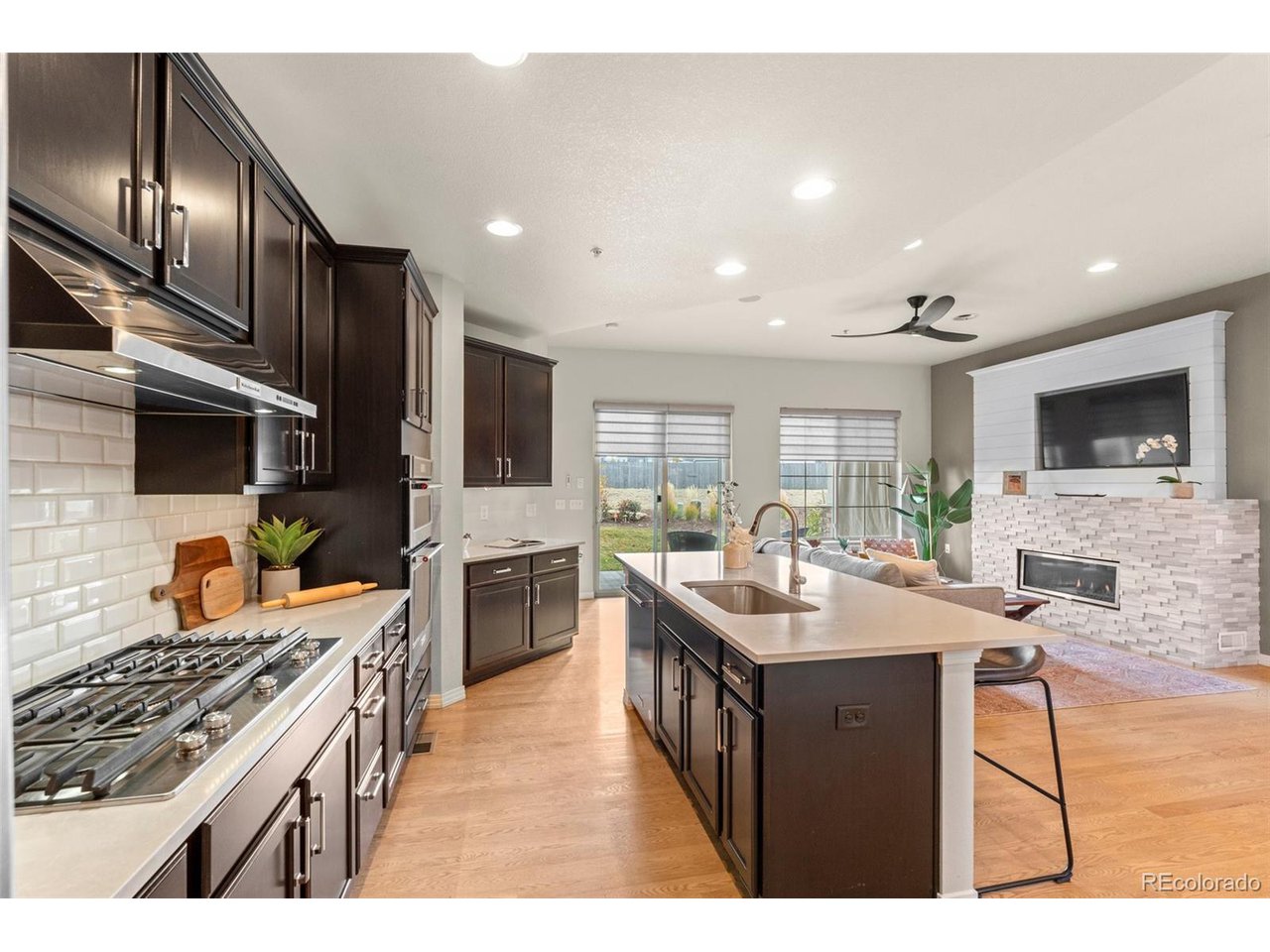 1166 Summit View Dr