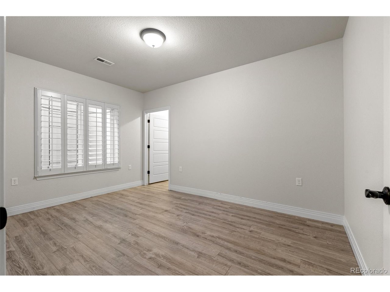 1166 Summit View Dr