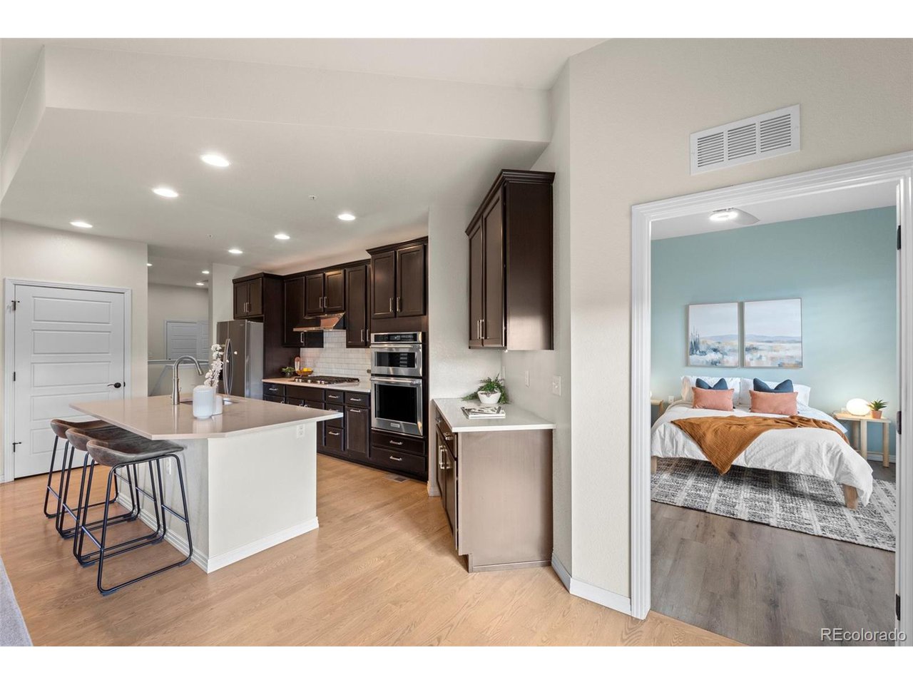 1166 Summit View Dr
