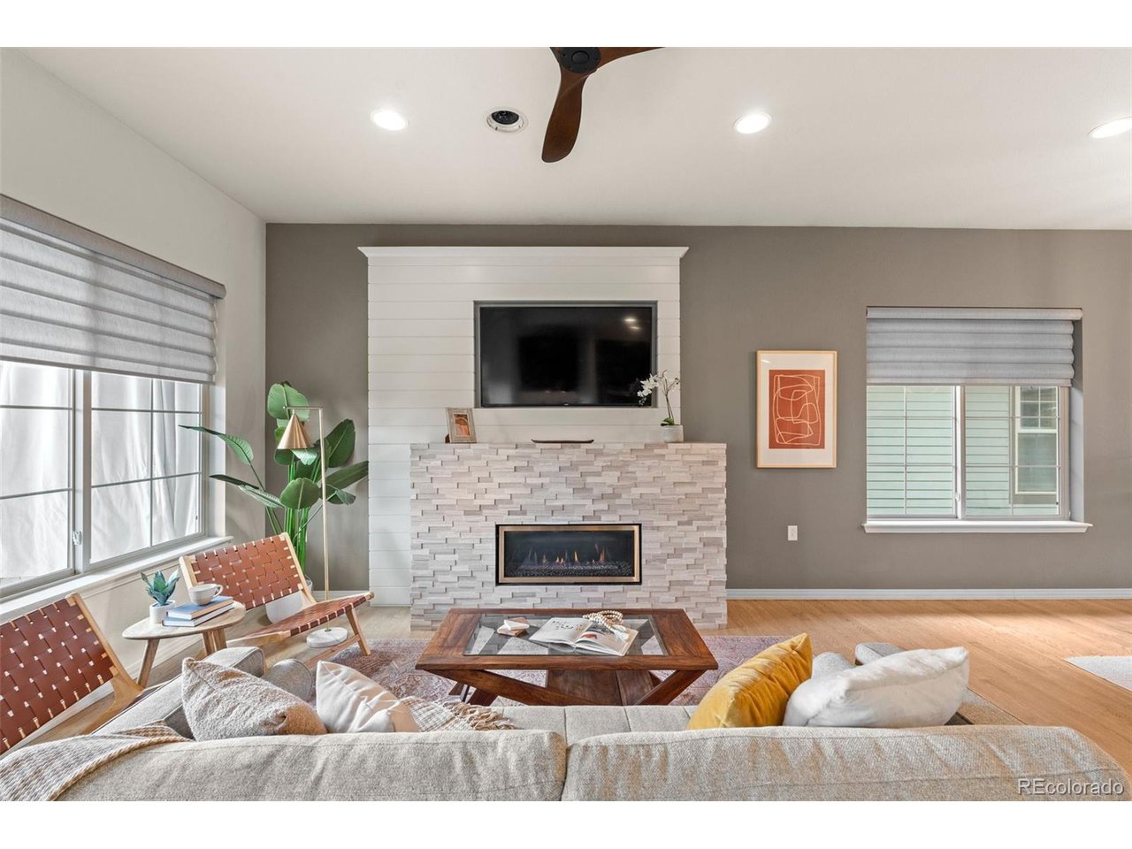 1166 Summit View Dr