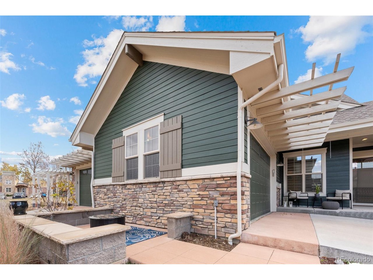 1166 Summit View Dr