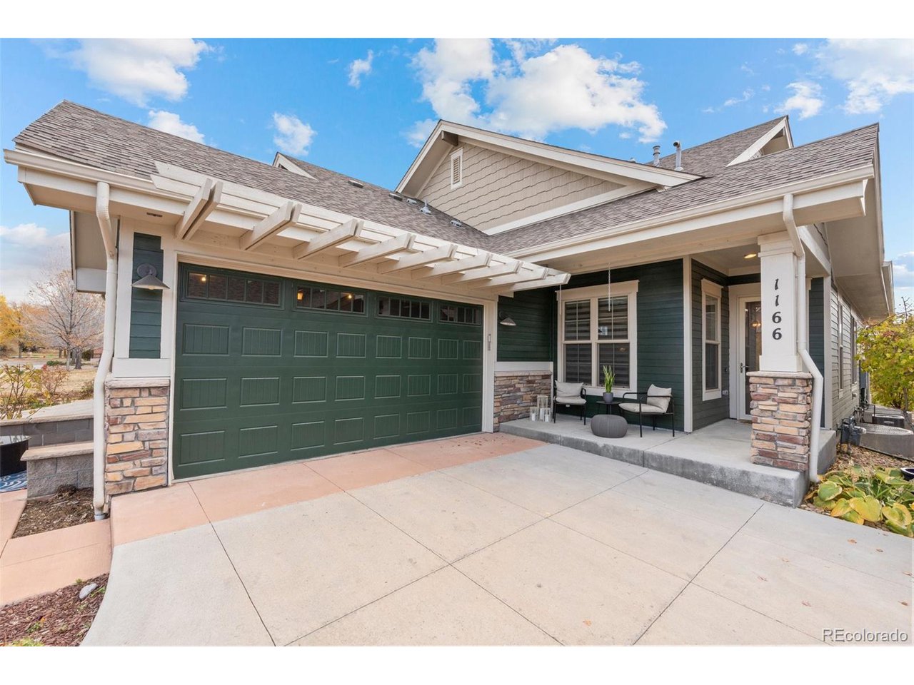1166 Summit View Dr