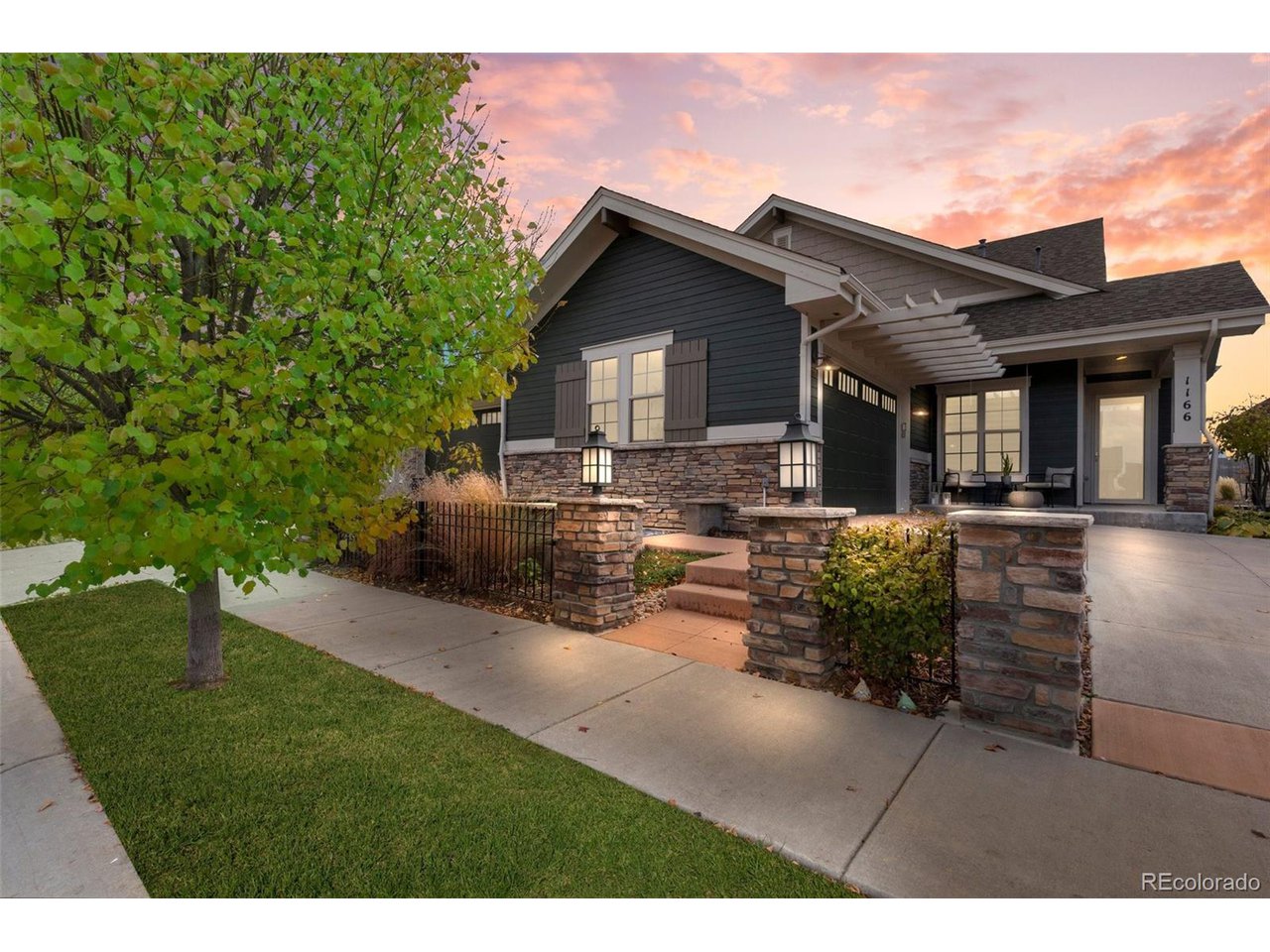 1166 Summit View Dr