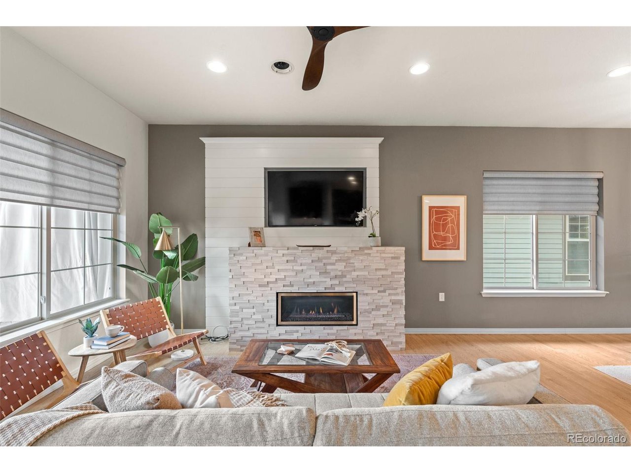 1166 Summit View Dr