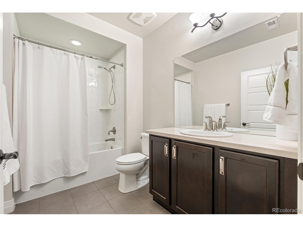 1166 Summit View Dr