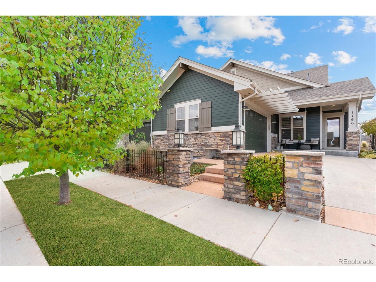 1166 Summit View Dr