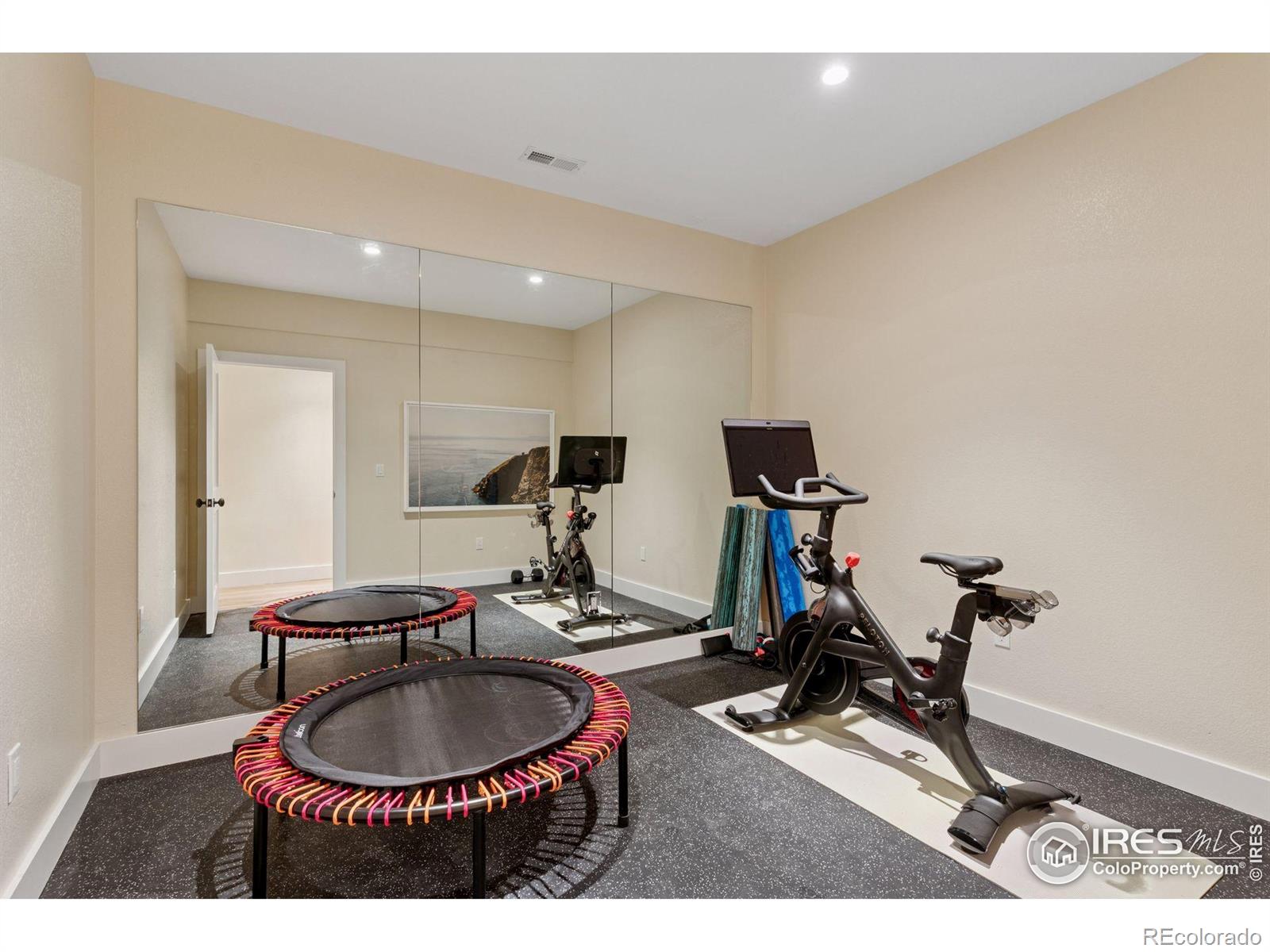 877 Racquet Lane