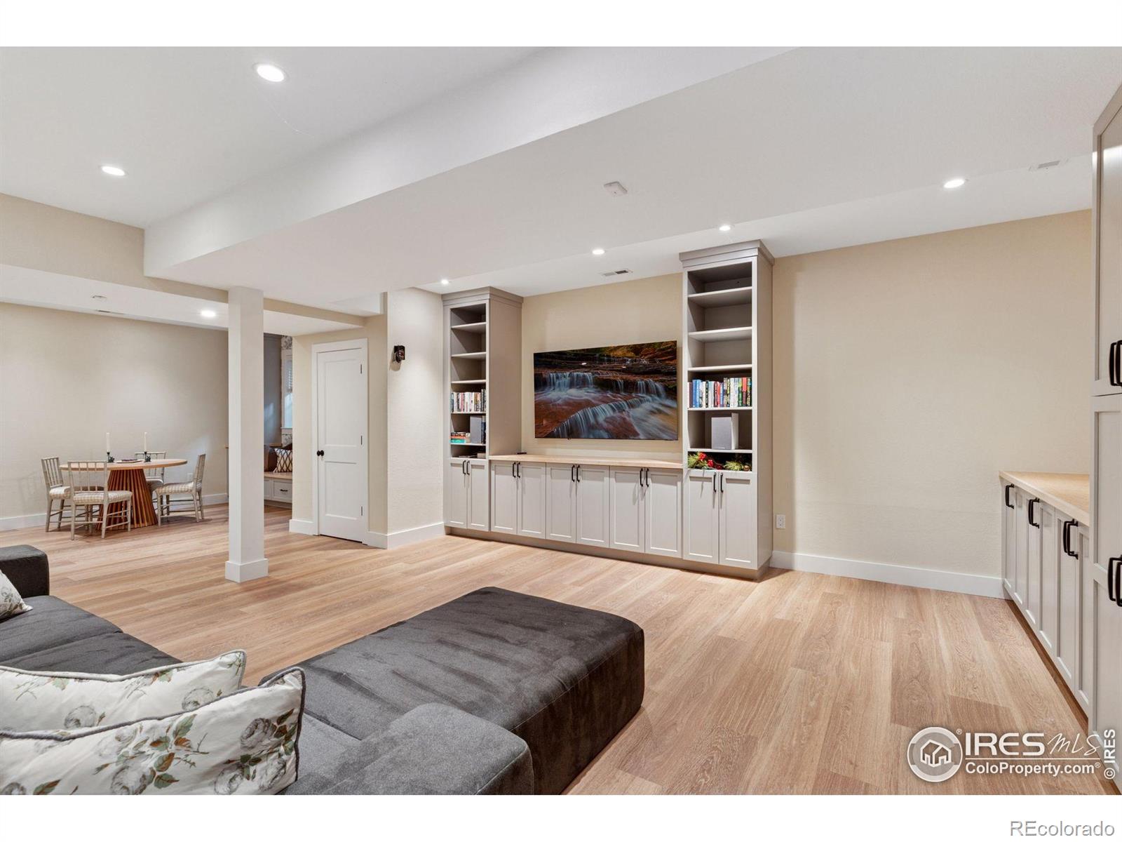 877 Racquet Lane