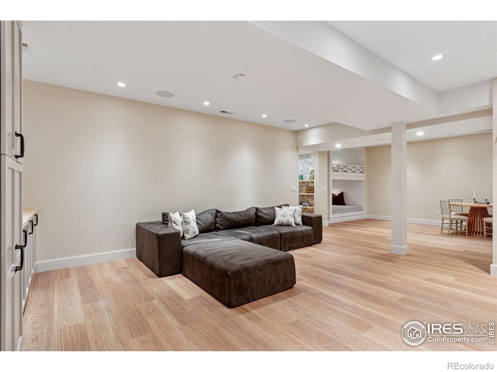 877 Racquet Lane