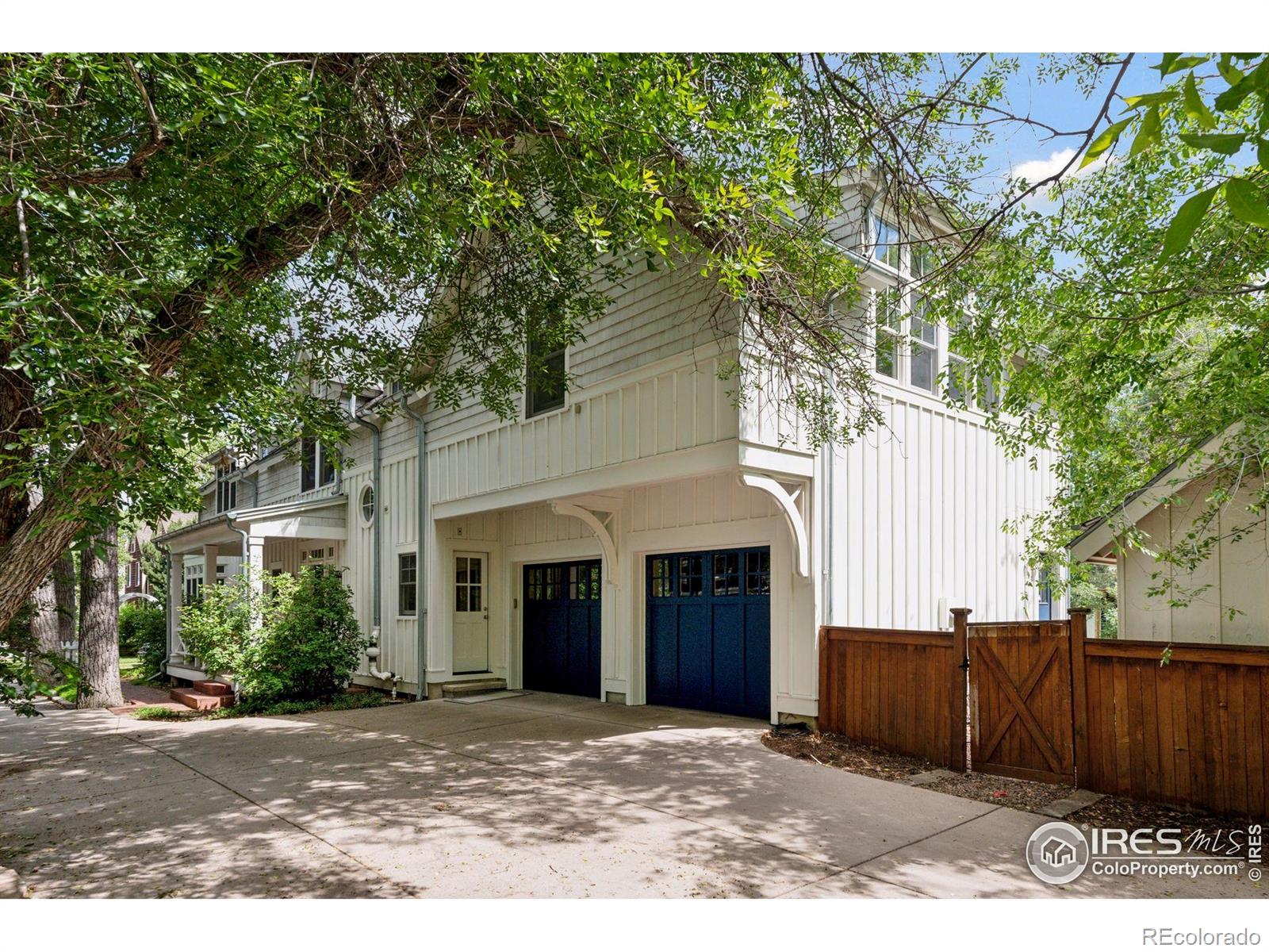 877 Racquet Lane