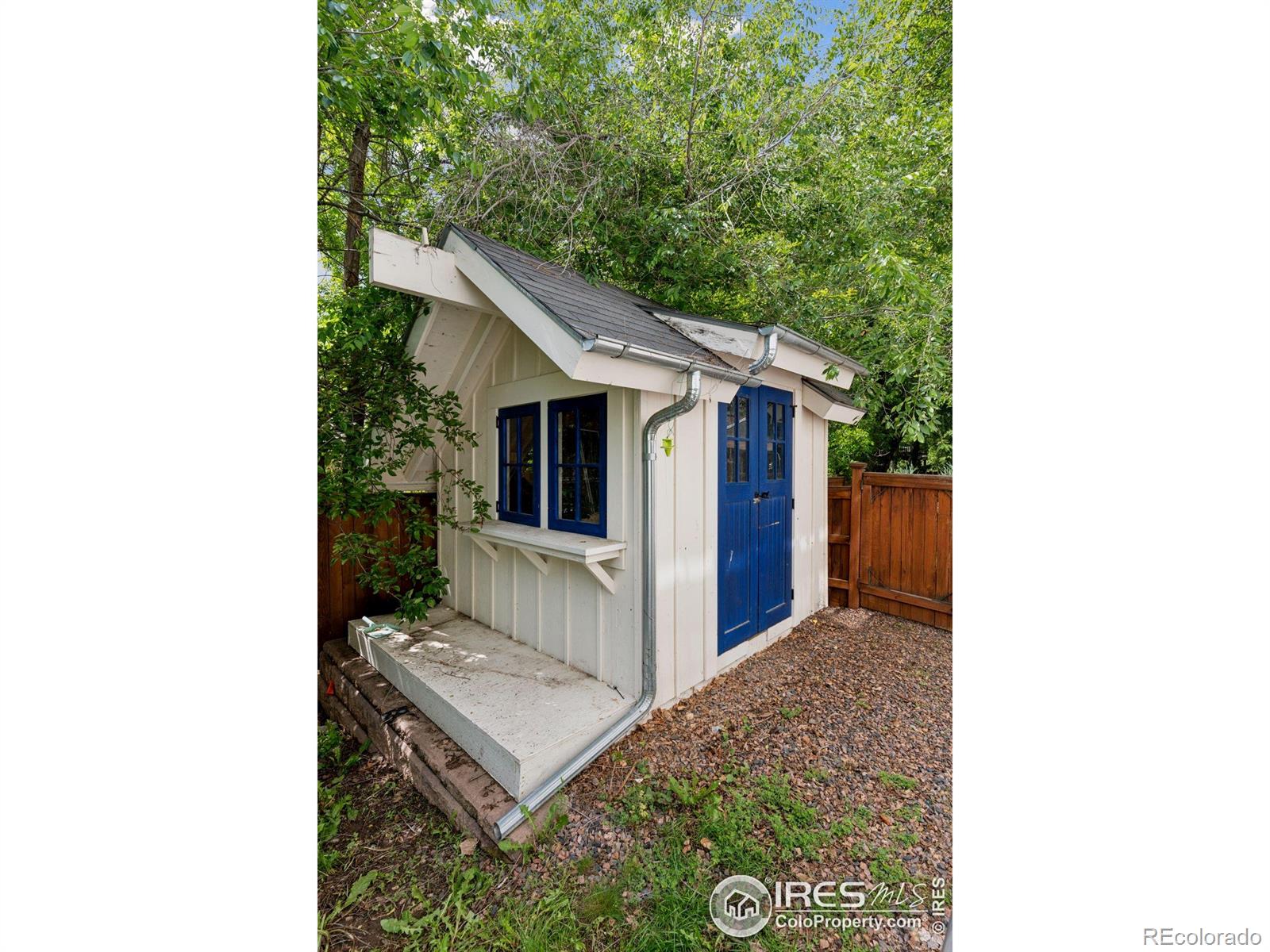 877 Racquet Lane