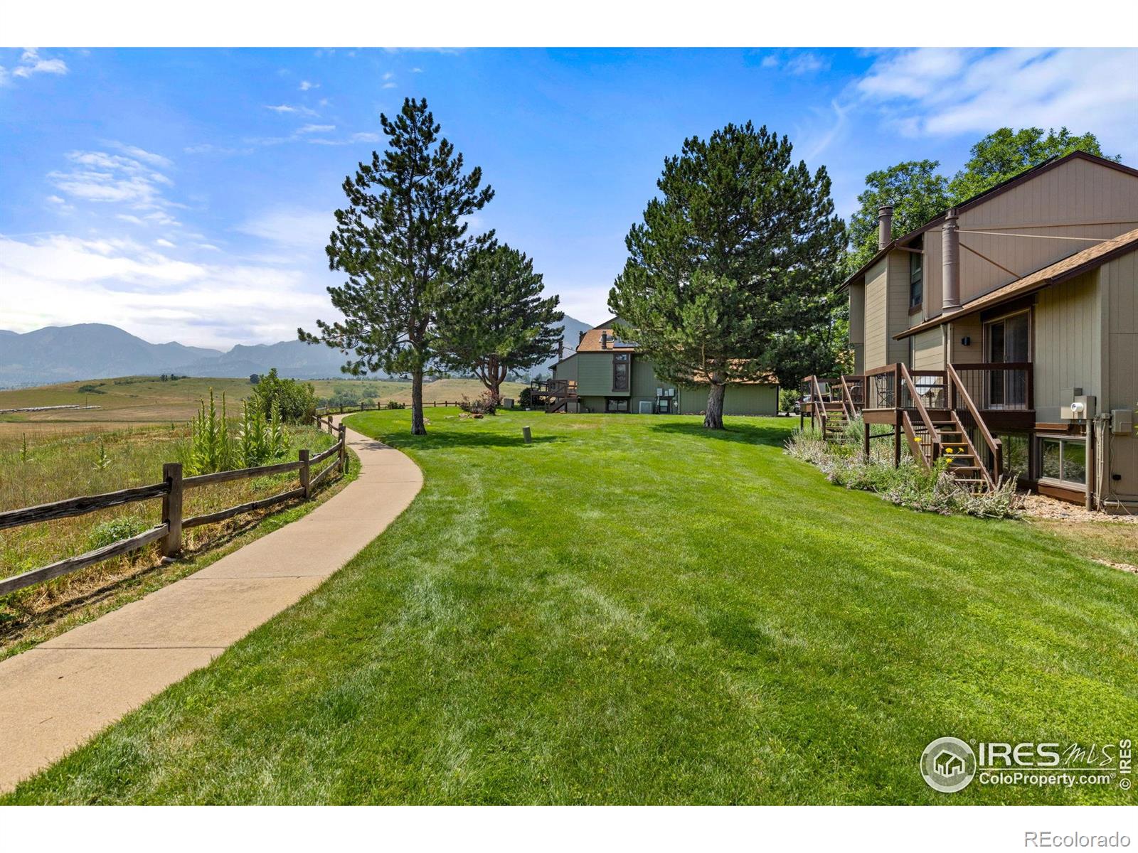 1624 Bradley Court