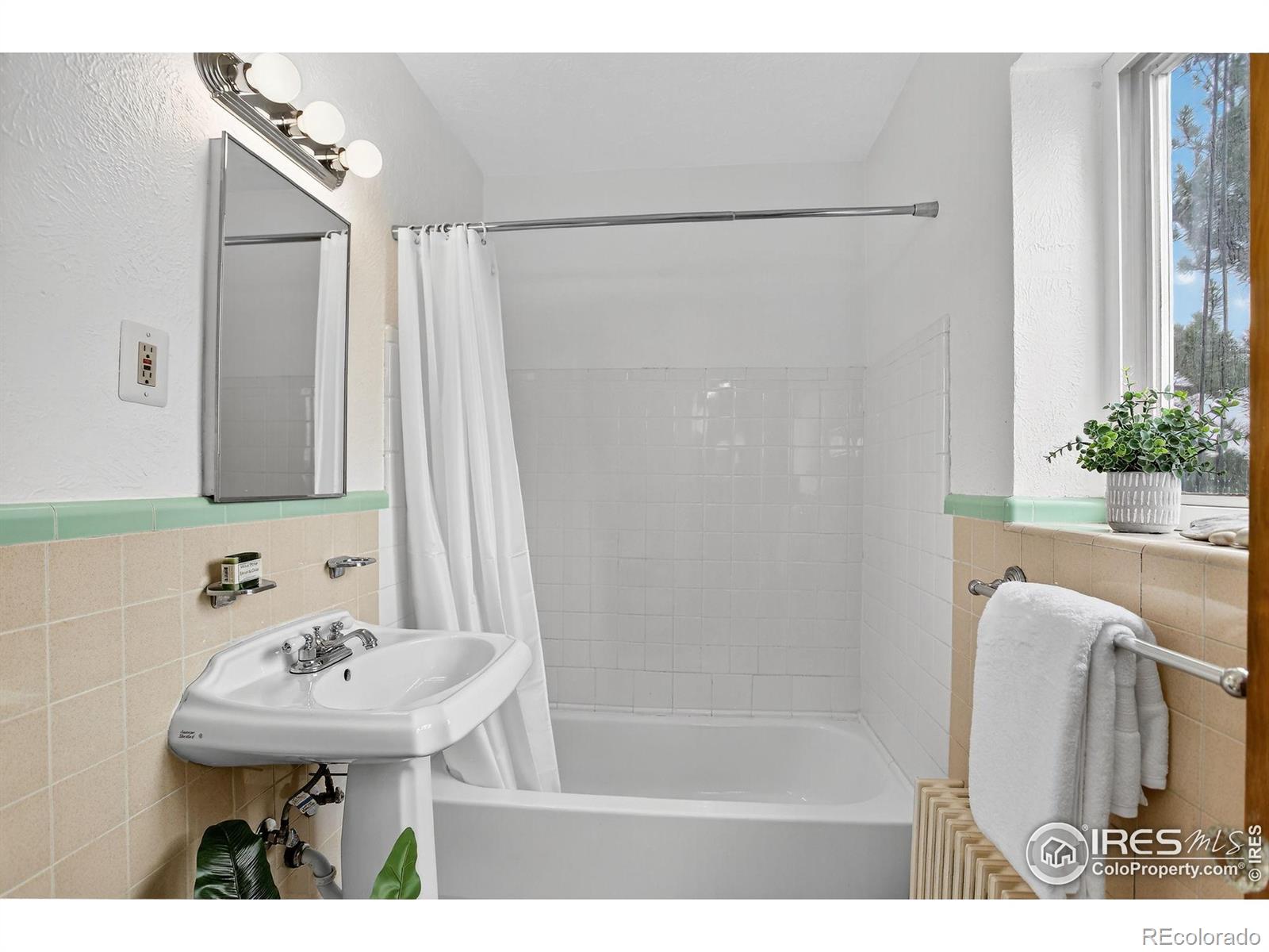 733 E 2nd Avenue Unit: 307
