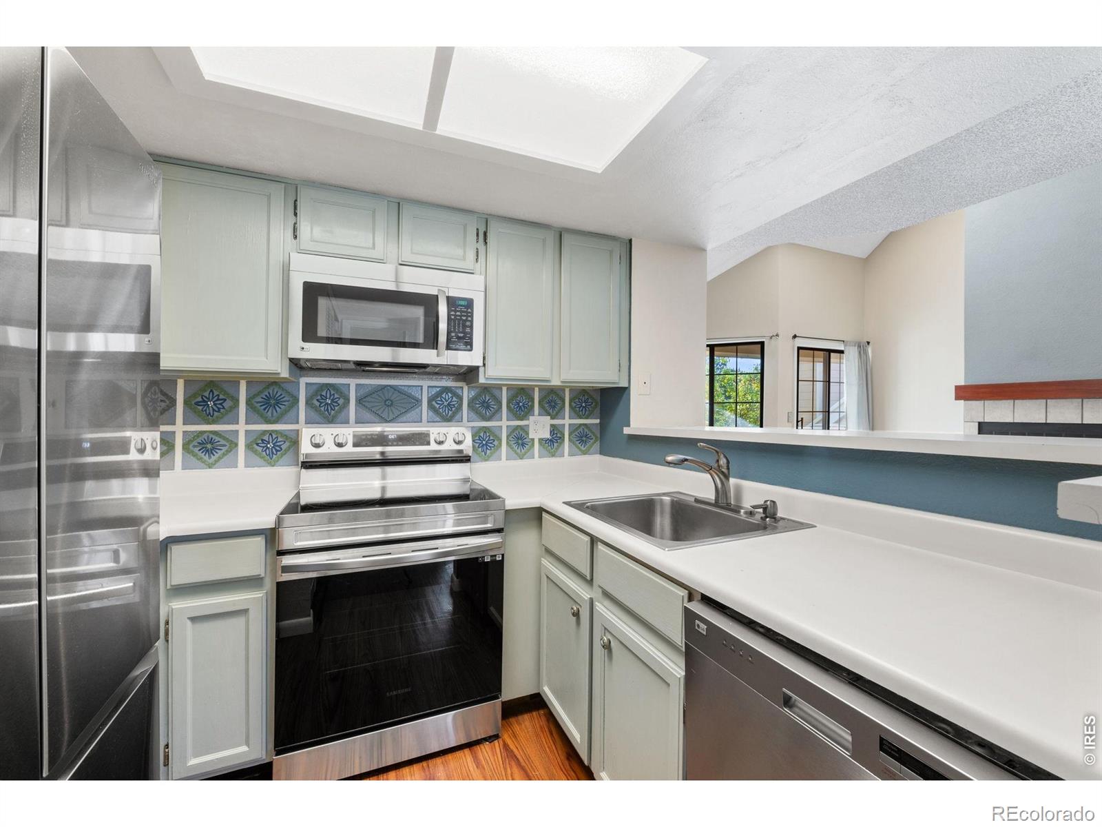 5914 Gunbarrel Avenue Unit: F