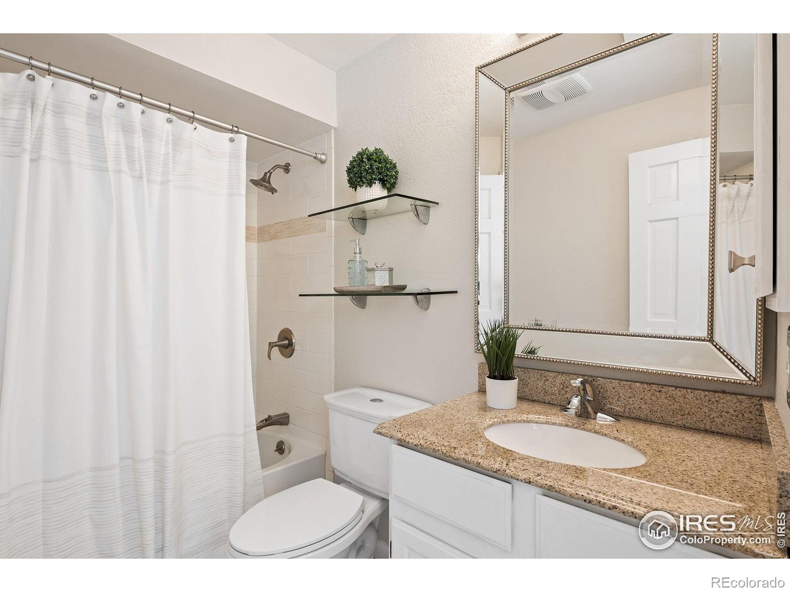 5920 Gunbarrel Avenue Unit: B