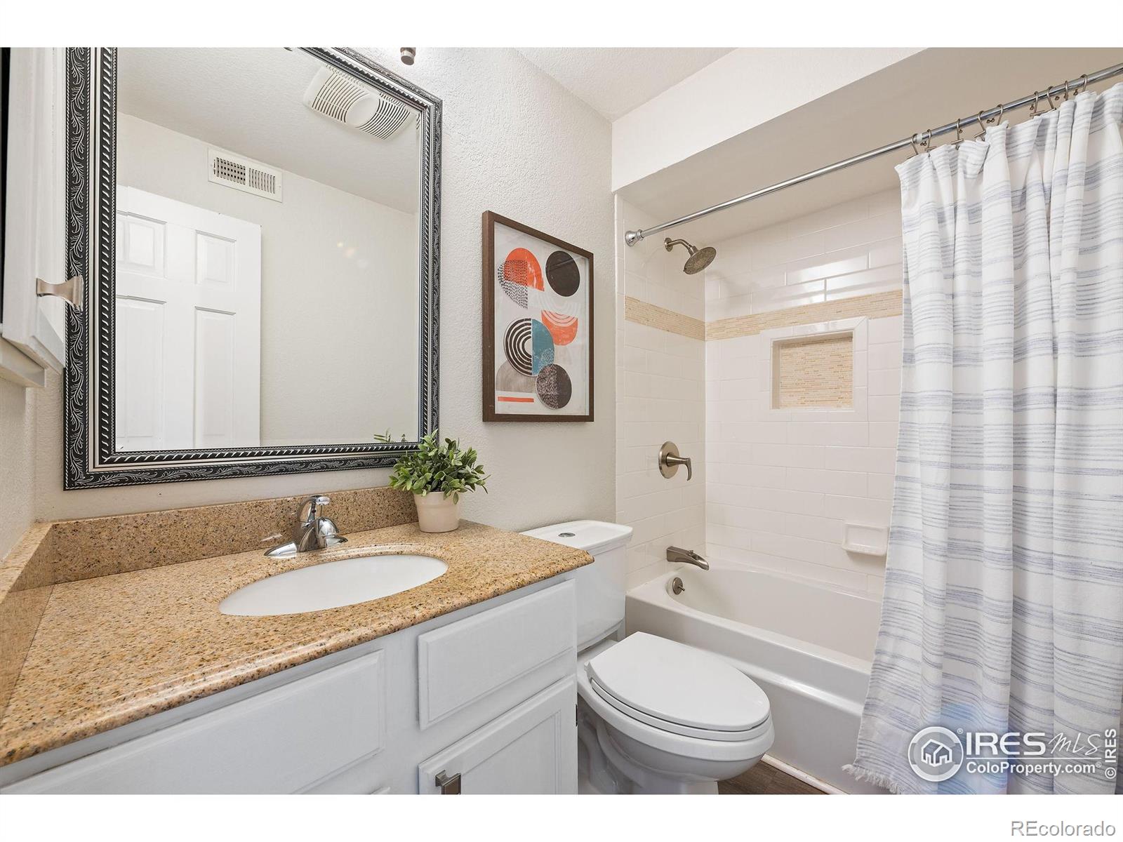 5920 Gunbarrel Avenue Unit: B