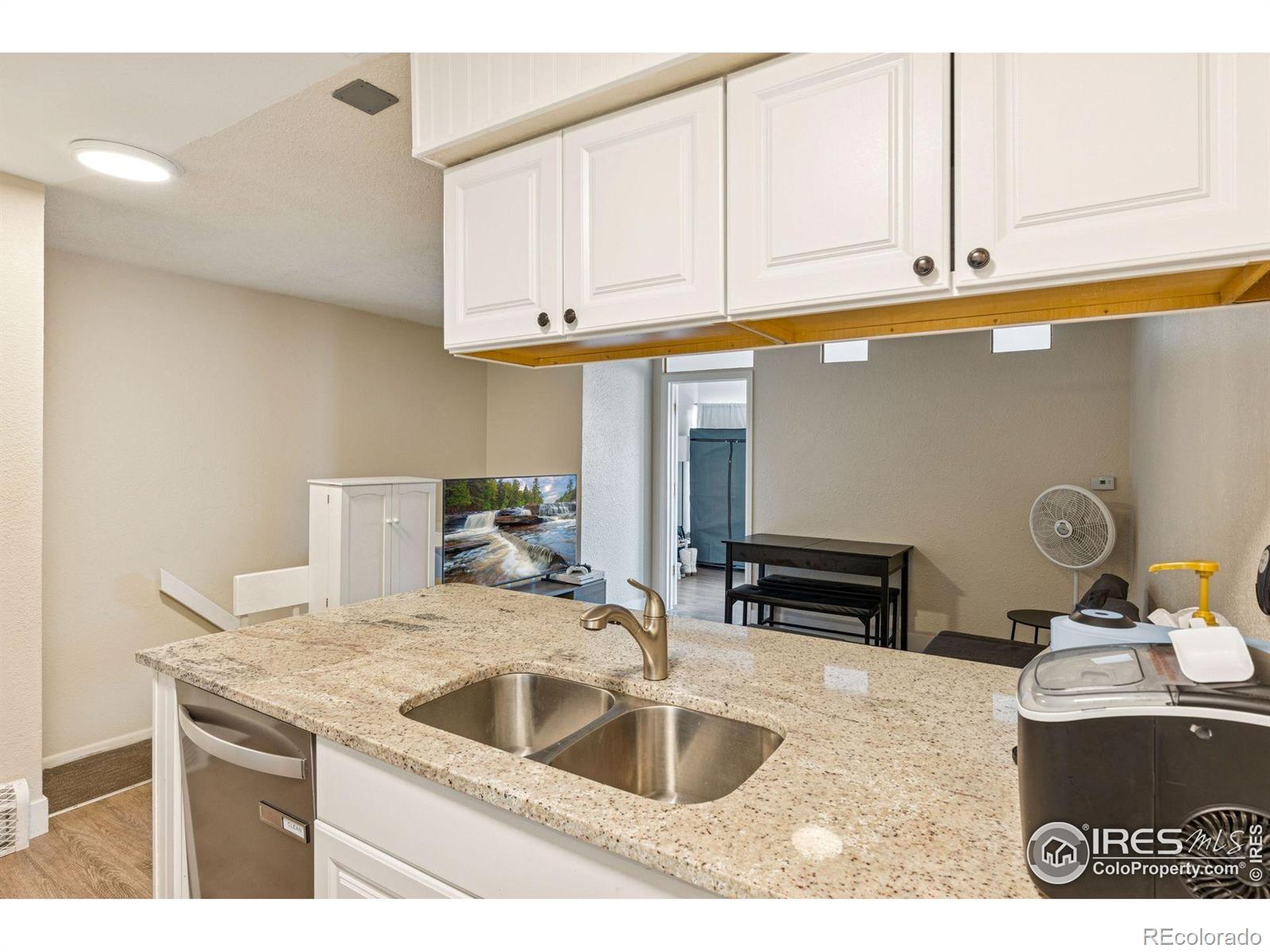 1200 College Avenue Unit: 122