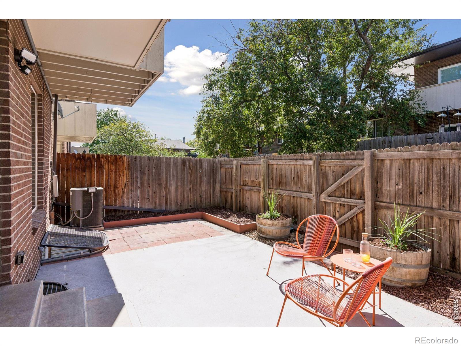 1494 Greenbriar Boulevard