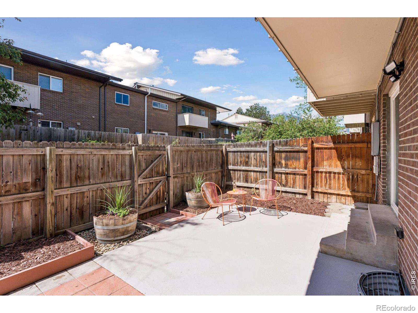 1494 Greenbriar Boulevard