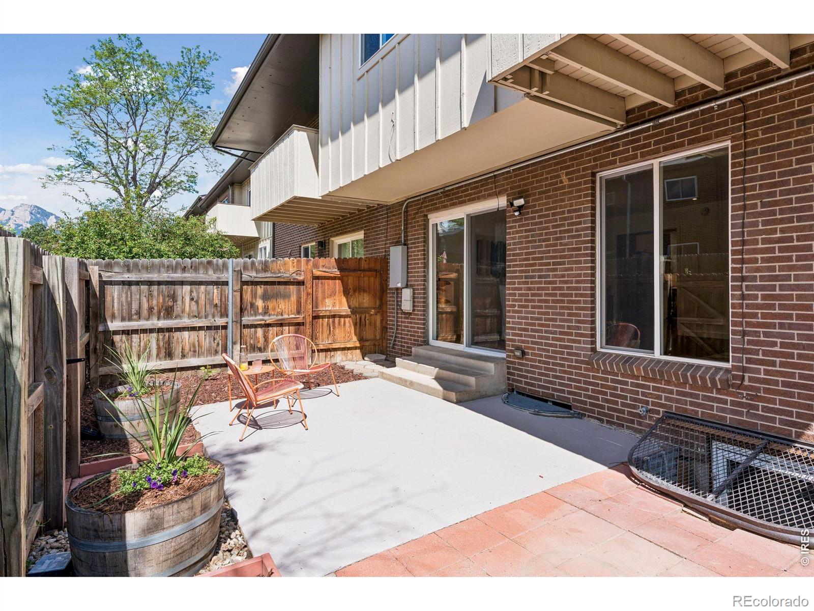 1494 Greenbriar Boulevard