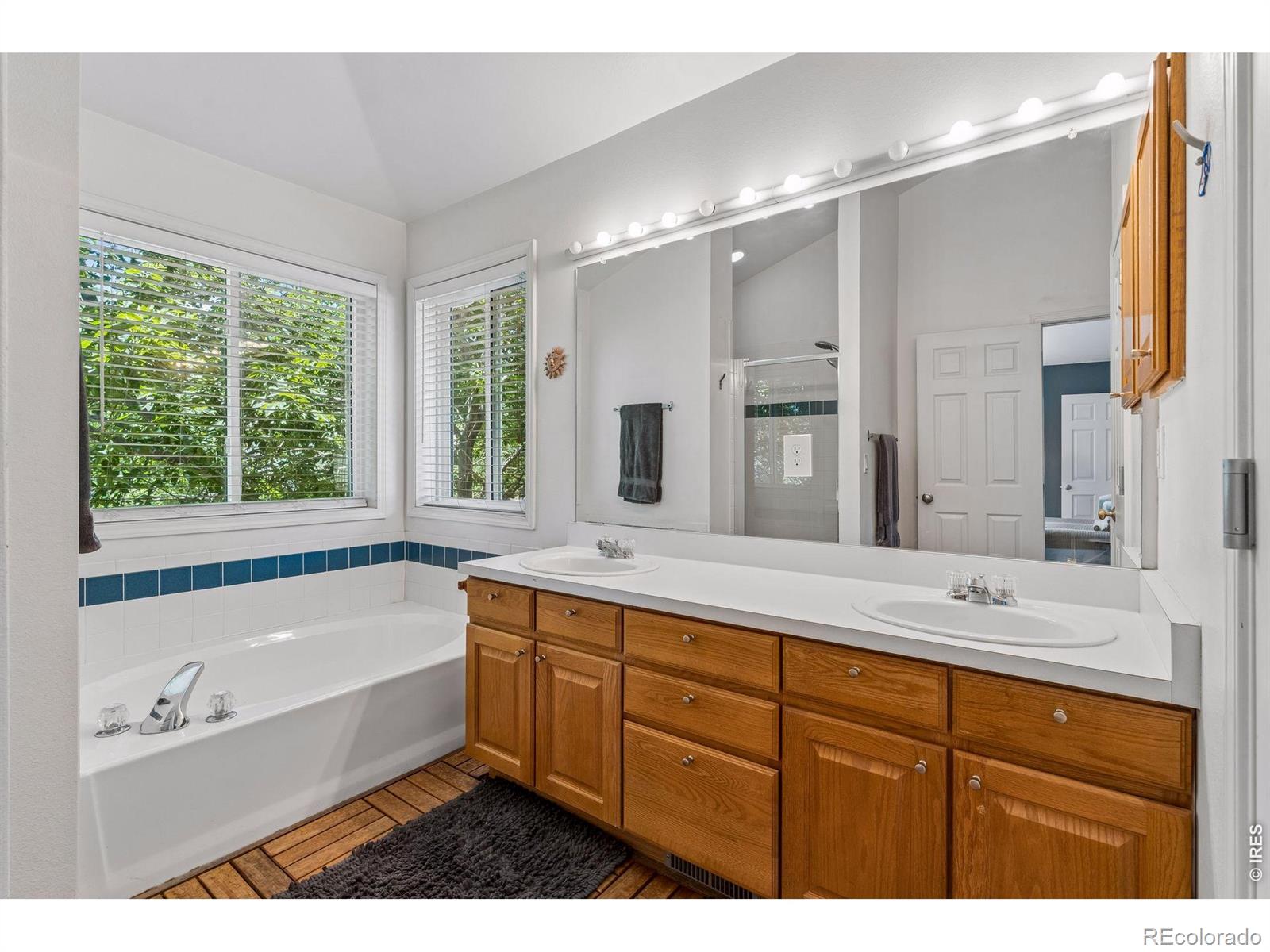 4910 Tesla Court