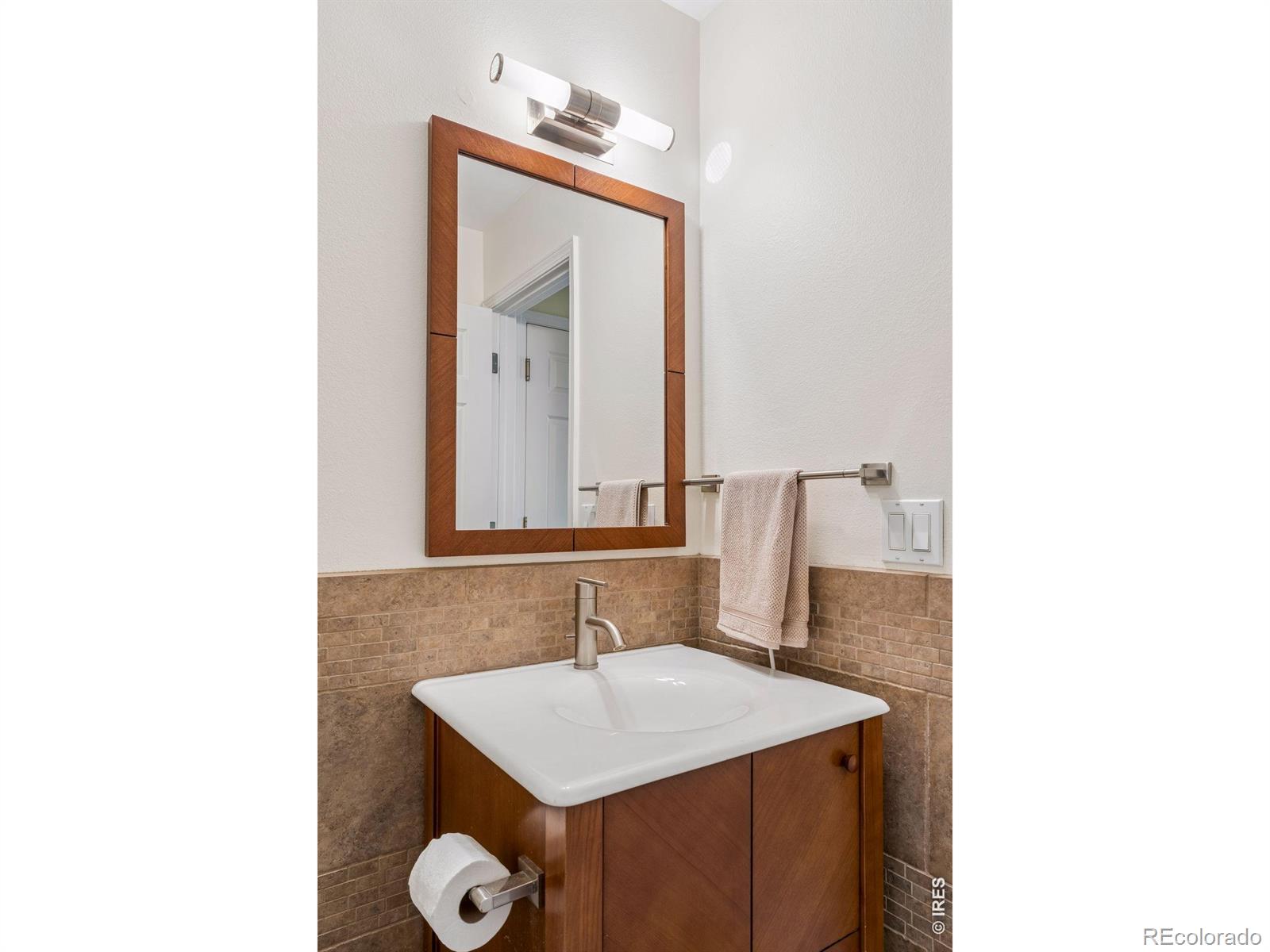 4910 Tesla Court