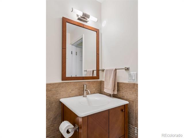 4910 Tesla Court
