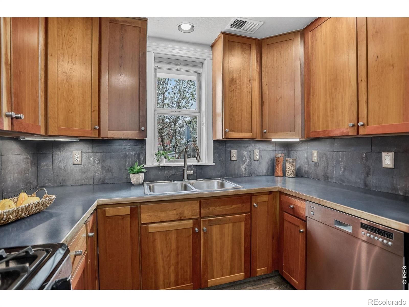 1460 Lee Hill Drive Unit: 3