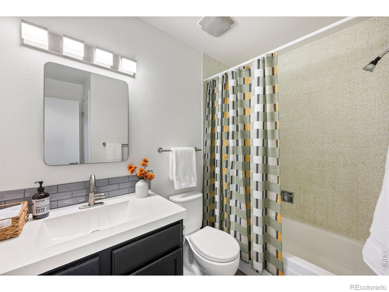 645 Manhattan Place Unit: 307