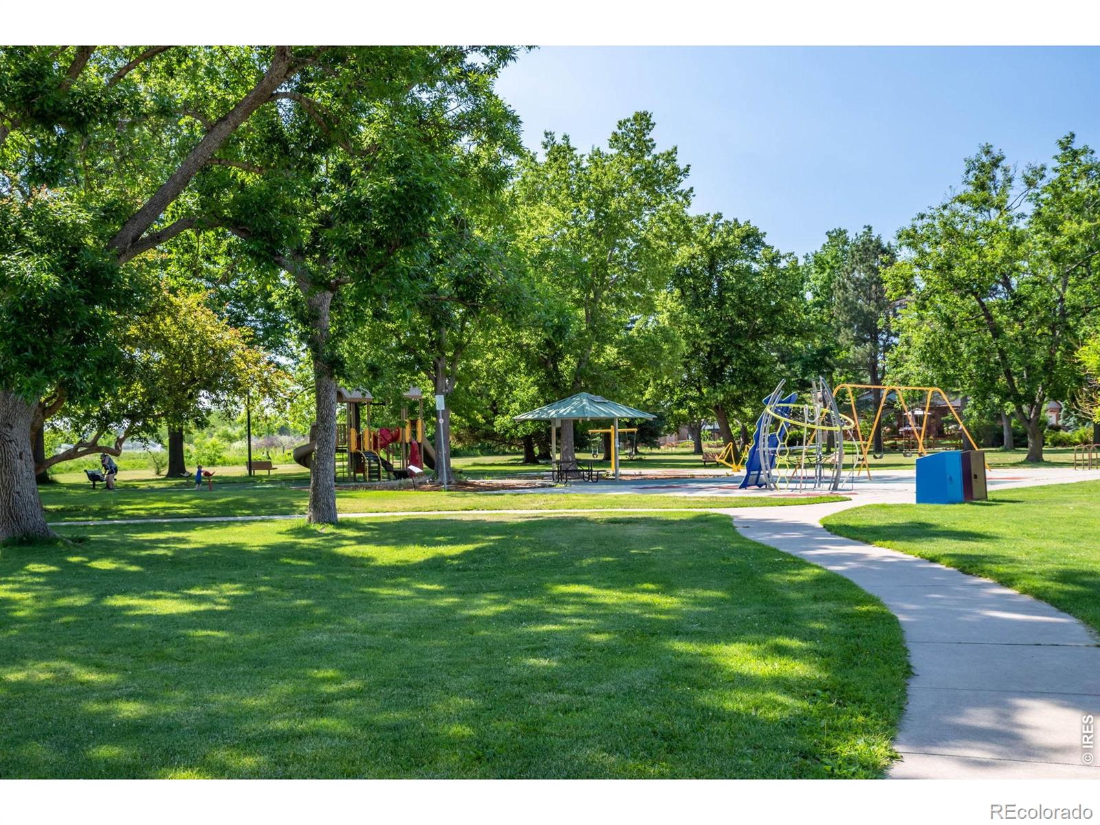 645 Manhattan Place Unit: 307
