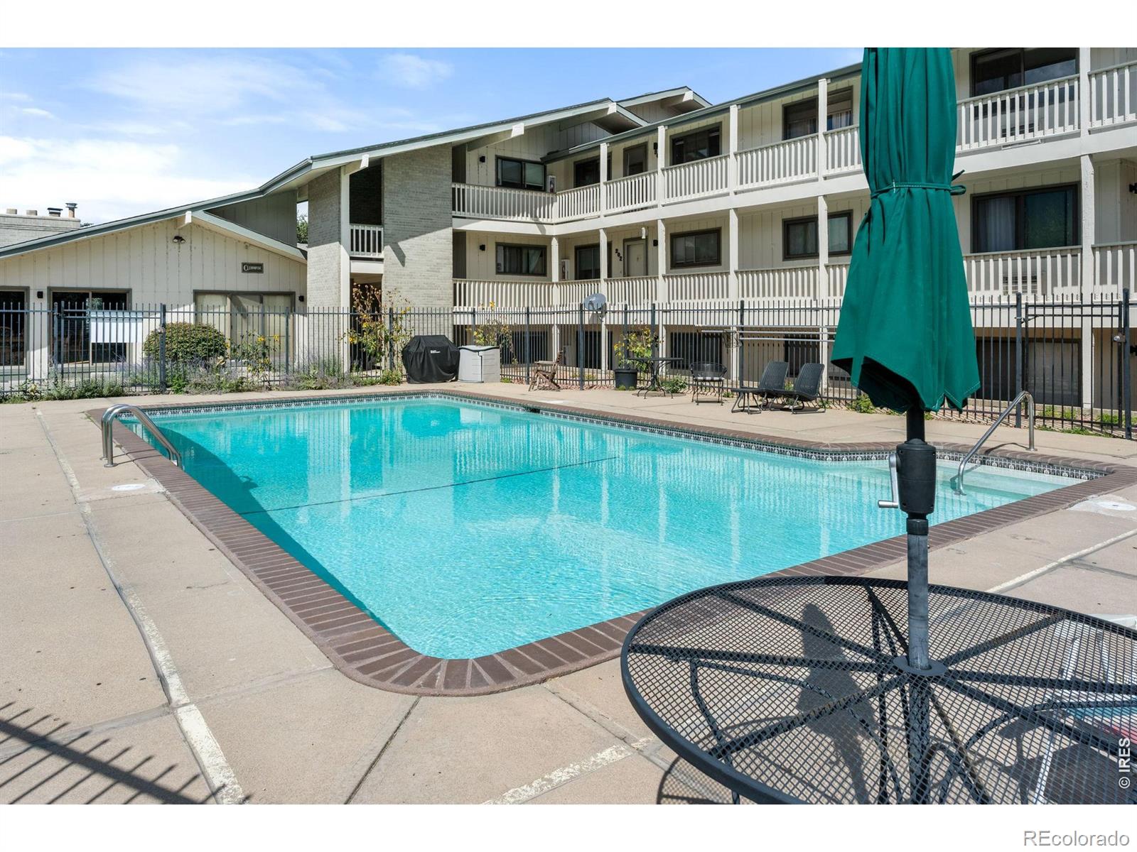 645 Manhattan Place Unit: 307