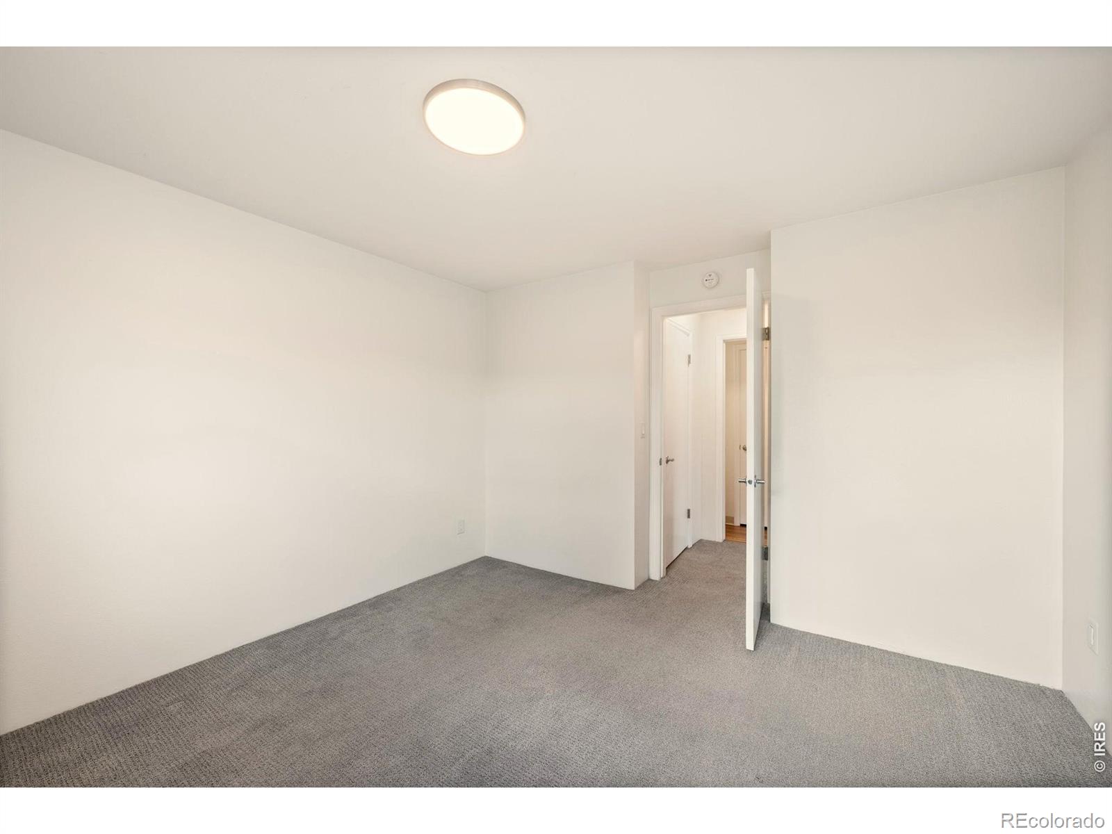 645 Manhattan Place Unit: 307