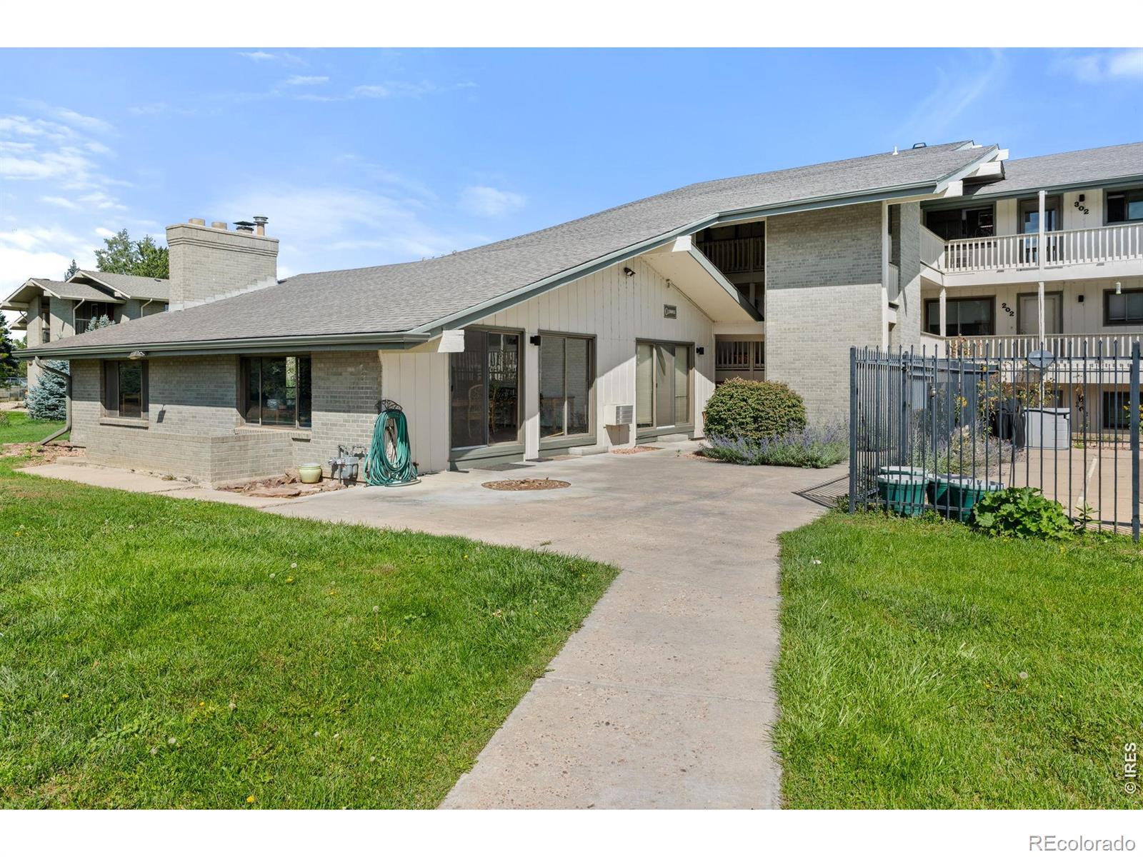 645 Manhattan Place Unit: 307