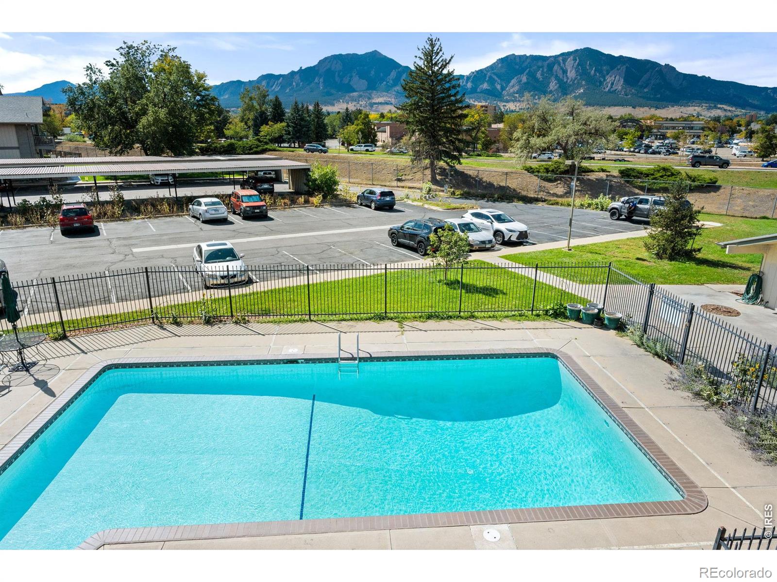 645 Manhattan Place Unit: 307