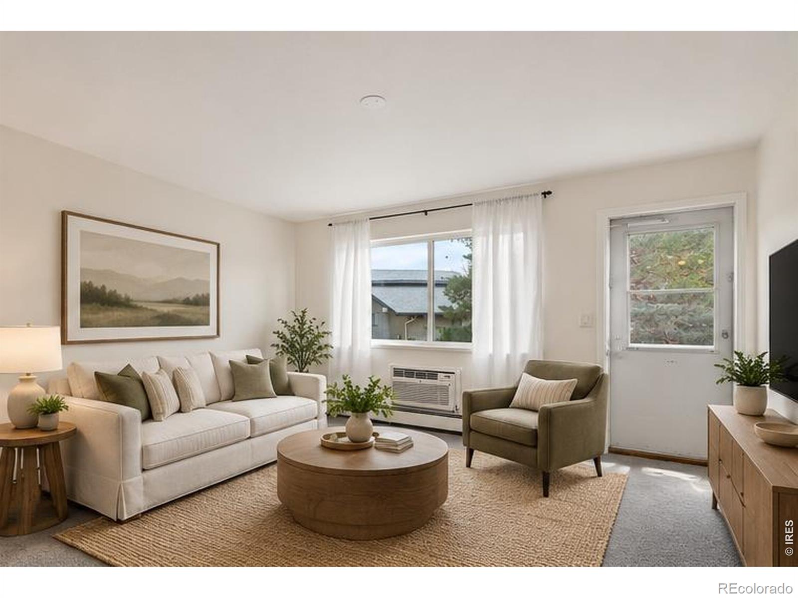 645 Manhattan Place Unit: 307