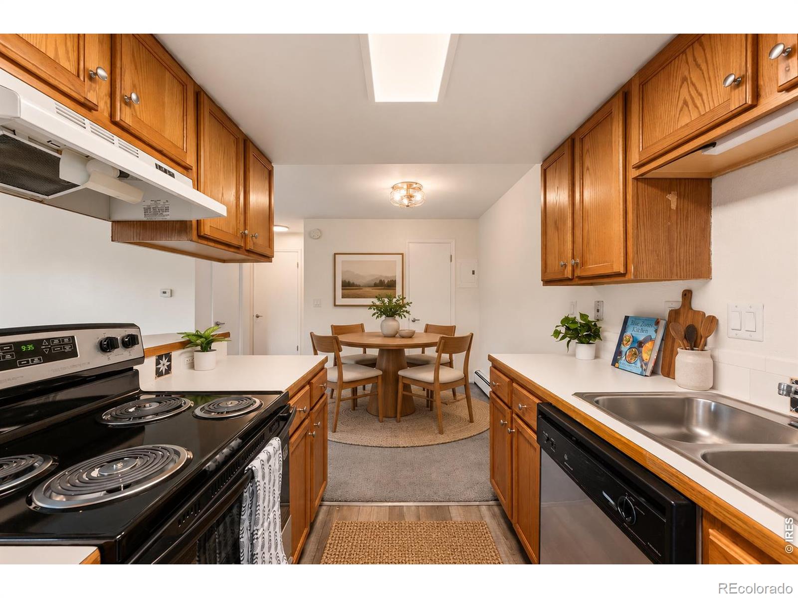 645 Manhattan Place Unit: 307