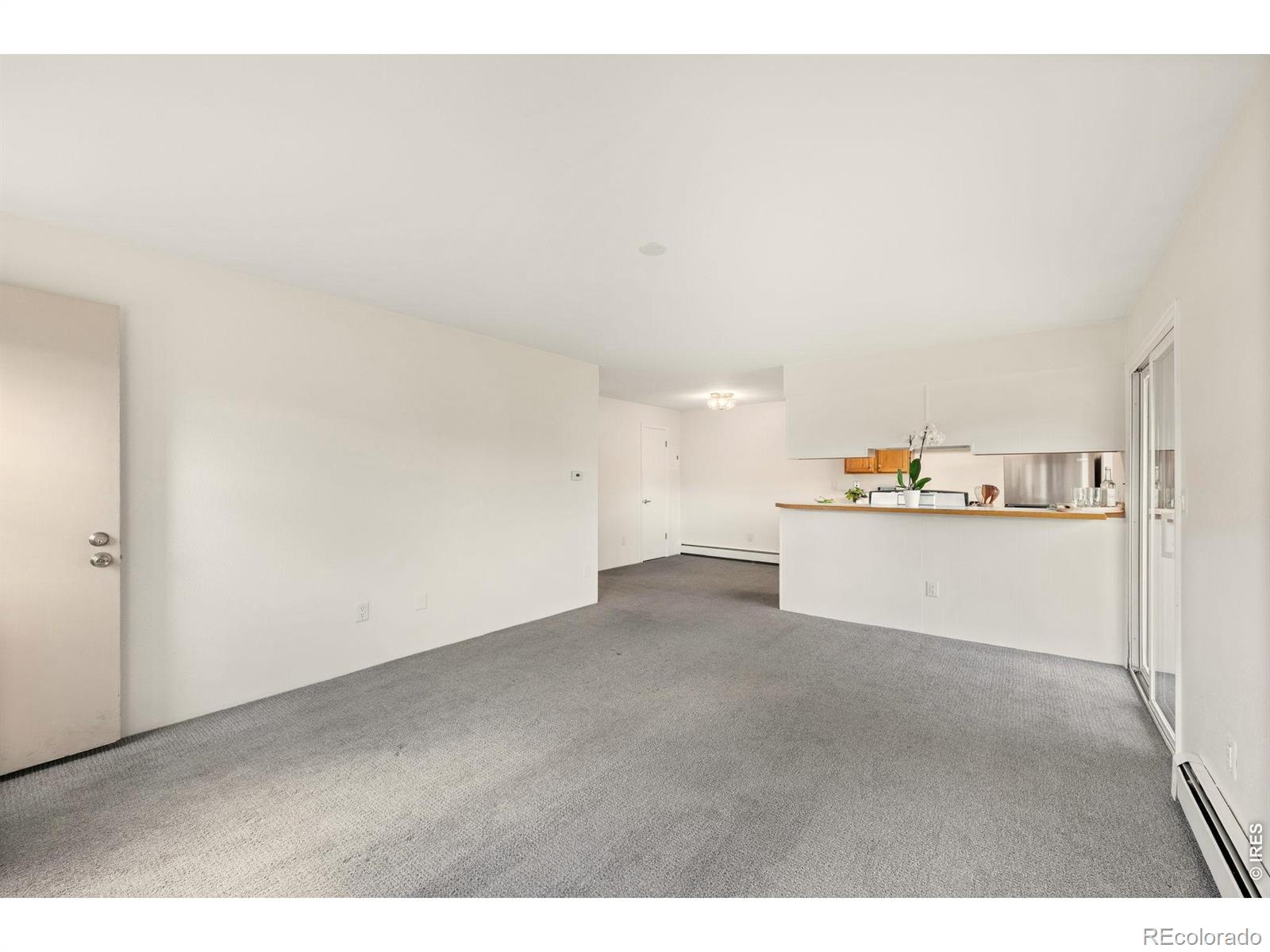 645 Manhattan Place Unit: 307