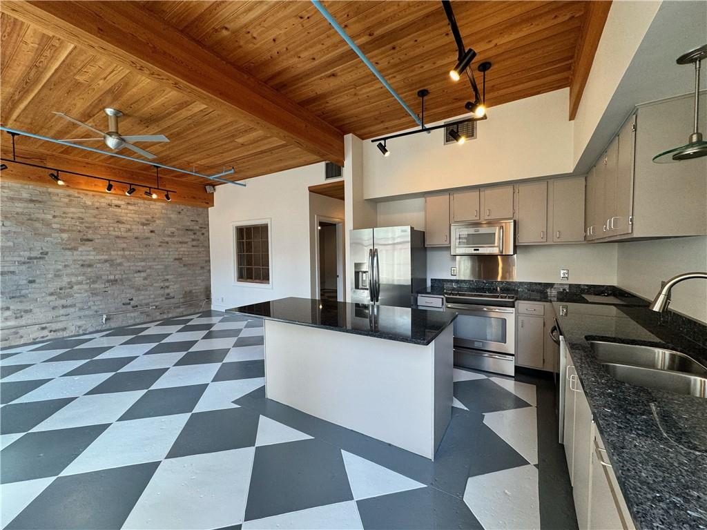 441 GRAVIER Street 9
