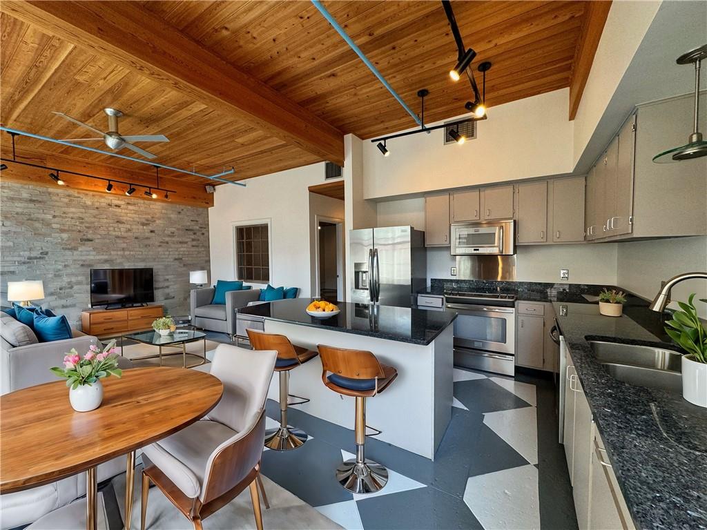 441 GRAVIER Street 9