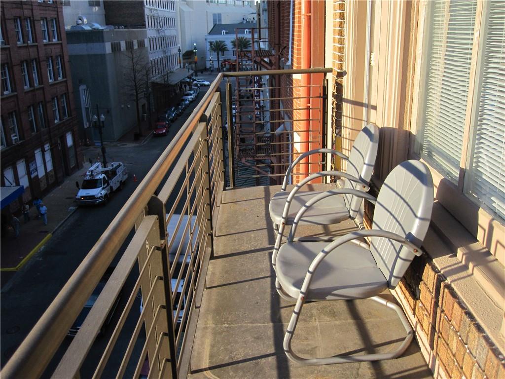 441 GRAVIER Street 9