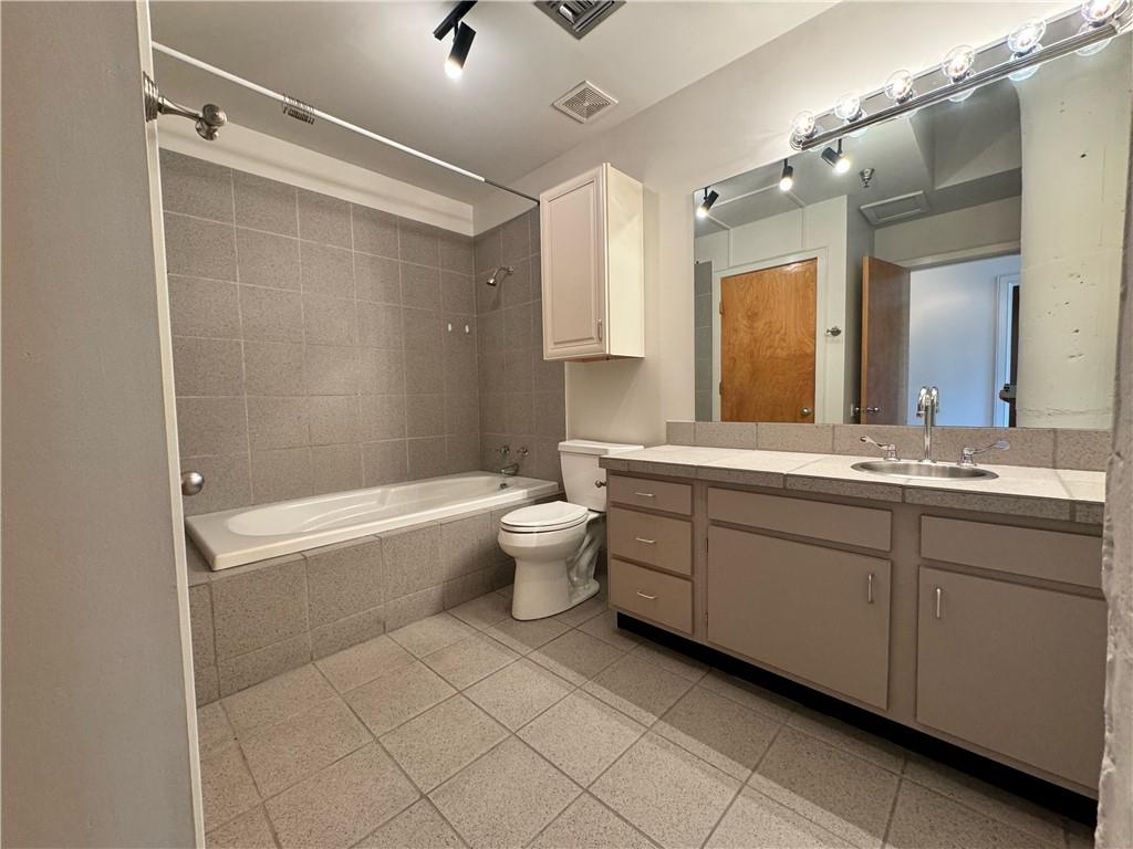 441 GRAVIER Street 9