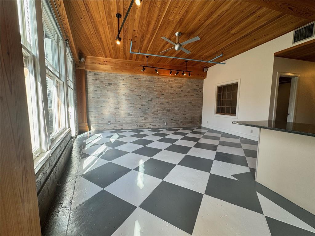 441 GRAVIER Street 9