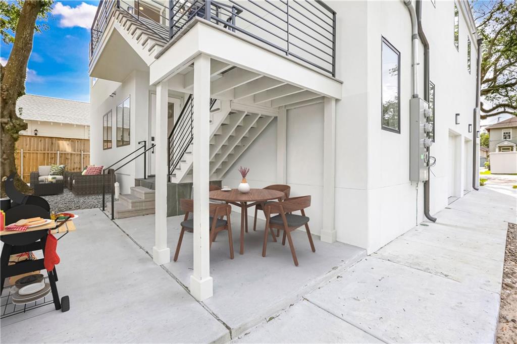 2433 STATE Street 2433