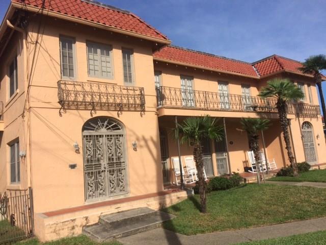 809 MOSS Street