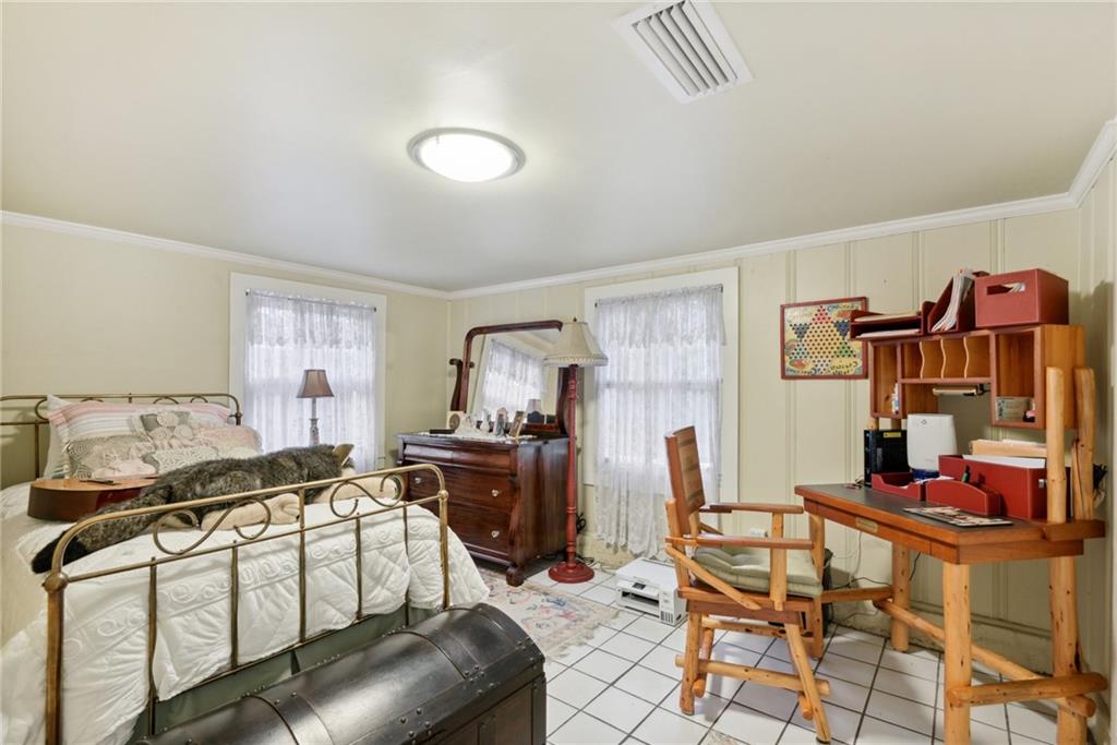 64 NERON Place