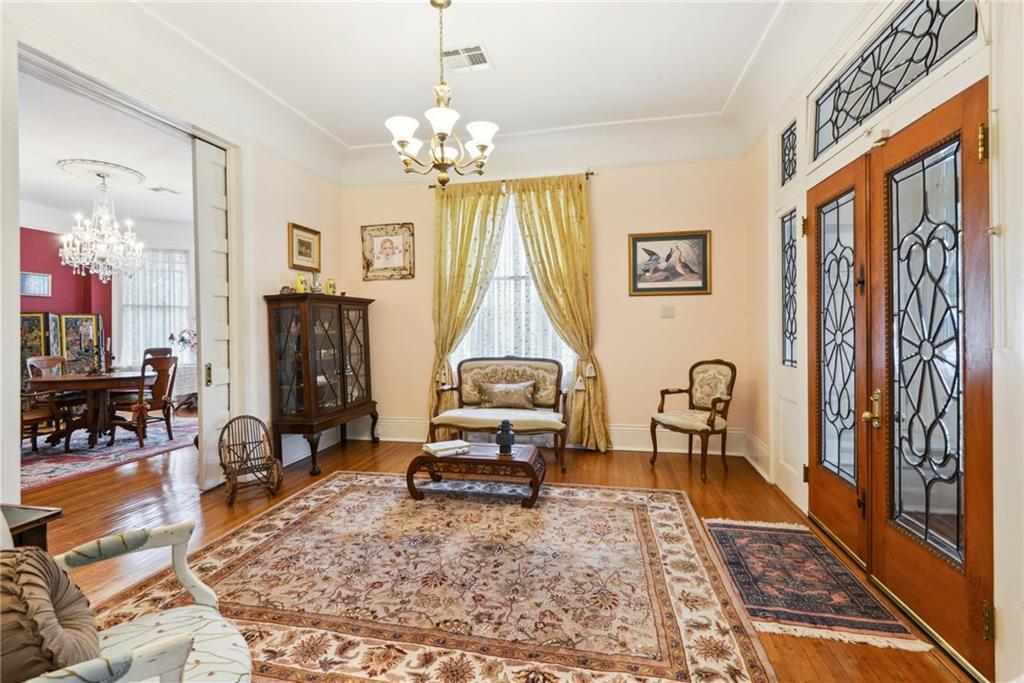 64 NERON Place